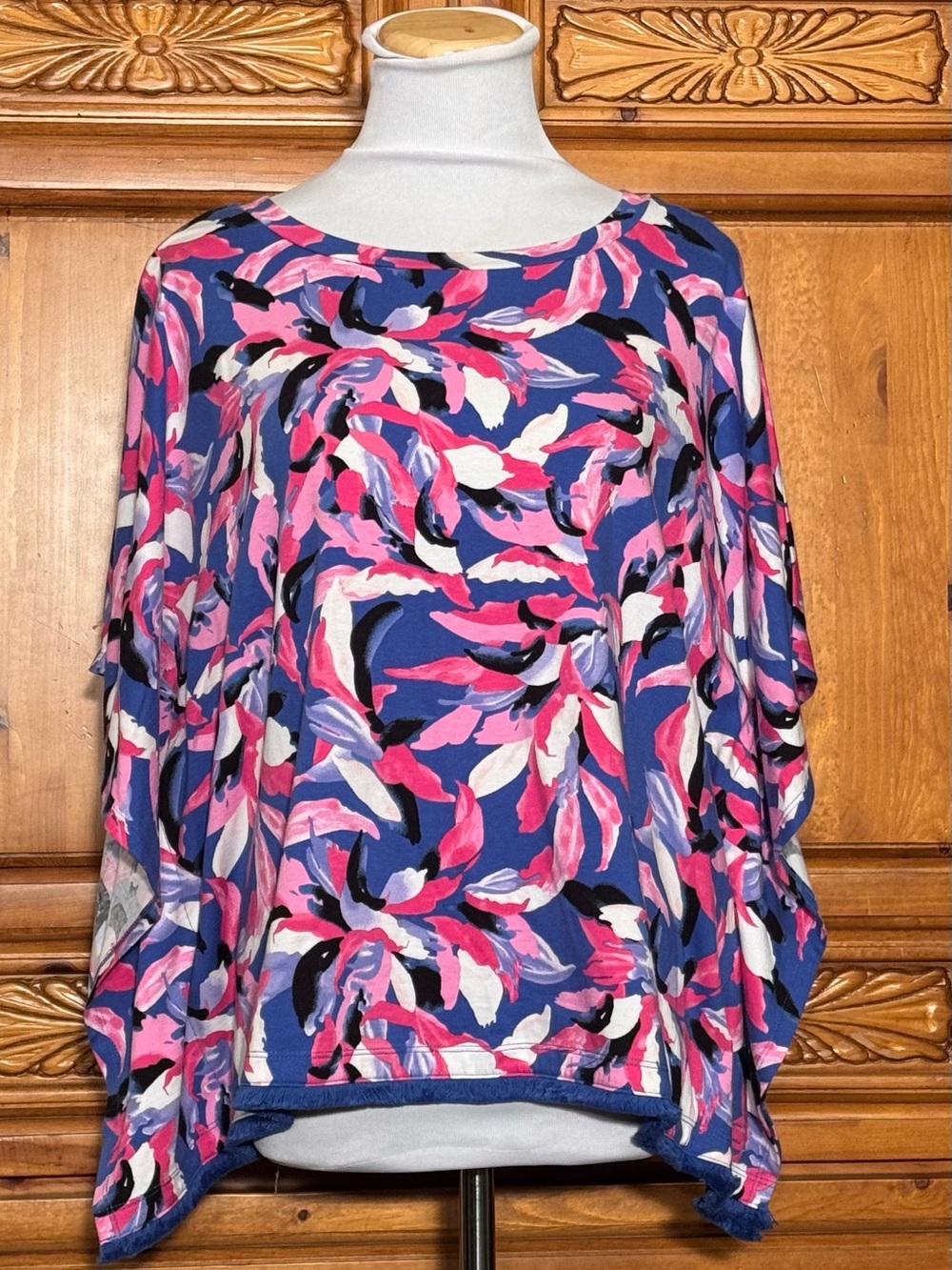 Women's Scoop-Neck Tunic in Blue & Pink Brushstroke Print